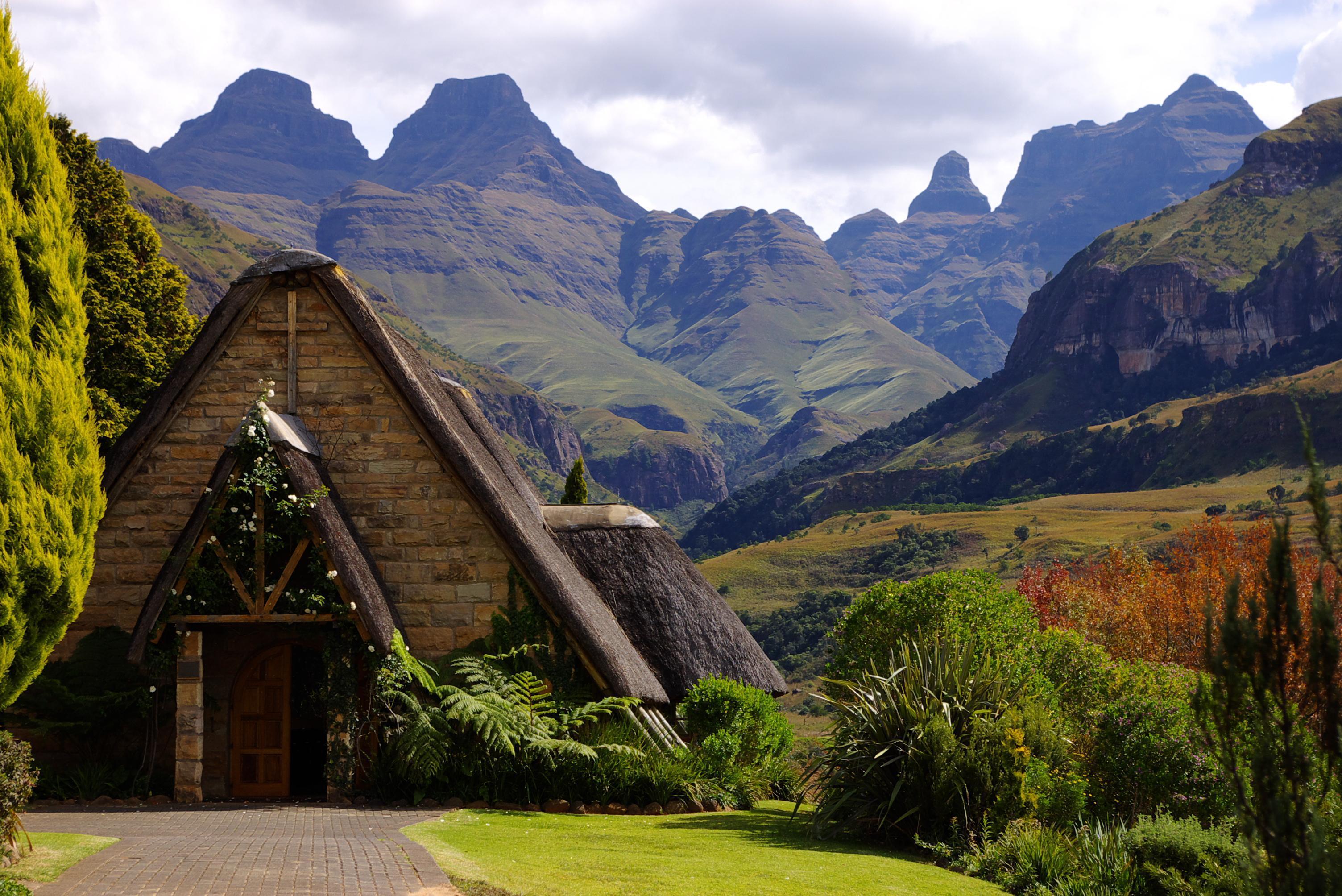 Cathedral Peak Hotel Winterton