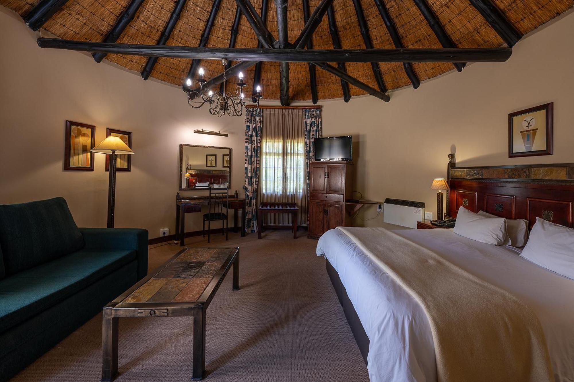 Cathedral Peak Hotel